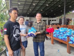 Bantu Masyarakat Jelang Paskah dan Lebaran, WL – MM Bagi – Bagi Beras Gratis