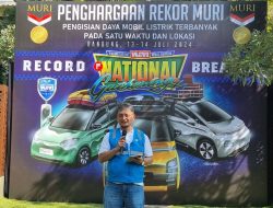 Catatkan Rekor MURI! Charging Mobil Listrik Terbanyak di Satu Lokasi, Kolaborasi PLN-Komunitas WEVI di Bandung