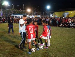 Irfan Bachdim Beri Coaching Clinic di Relawan Bakti BUMN Jembrana, Bali