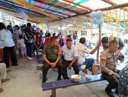 TNI-Polri dan Pemerintah Hadiri Pernikahan di Kampung Lehupu, Pererat Hubungan dengan Masyarakat