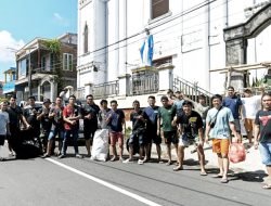 Komunitas Motor 5-MC Tunjukkan Aksi Nyata Cinta Lingkungan di Tombariri Timur