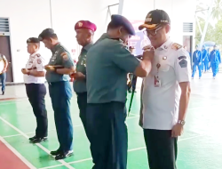 Bupati Minut Joune Ganda Terima Brevet Kehormatan Penerbangan TNI AL