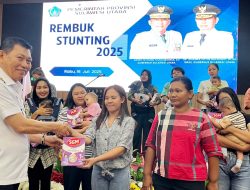Cegah Stunting, Gubernur Sulut Yulius Selvanus Beri Bantuan ke 20 Keluarga Rentan