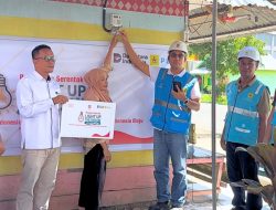Program “Light Up the Dream”, Sambung Listrik Gratis Donasi Pegawai PLN Berhasil Nyalakan Lebih dari 154 Keluarga Prasejahtera