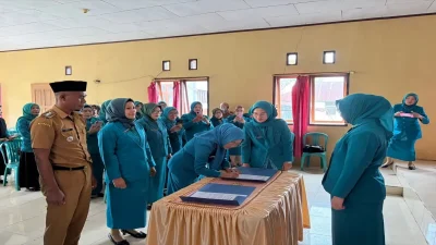 Ening Sutrisni Lasena-Adam Hadiri Pelantikan Ketua TP PKK dan Bunda PAUD Bintauna