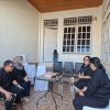 Tangis Haru Ny. Ening Lasena-Adam Saat silaturahmi ke Rumah Duka Almarhum Darwin Muksin