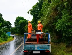 PLN UP3 Tahuna Gerak Cepat Pulihkan Jaringan Terdampak Longsor di Tamako, Jaga Keandalan Listrik Sambut HUT ke-81 RI