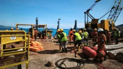 Jelang HUT RI ke-81: Bentangkan Kabel Laut 1,95 KMS, PLN Nyalakan Listrik Perdana di Pulau Dudepo dan Tuntaskan 100 Persen Rasio Desa Berlistrik Provinsi Gorontalo